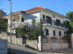 Отель Apartments Bridic  Трогир